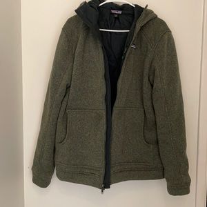 Men’s green patagonia sweater jacket quilted lined L
